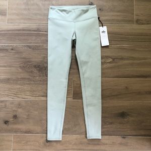 ALO Yoga Women's Leggings in Light Sage Green